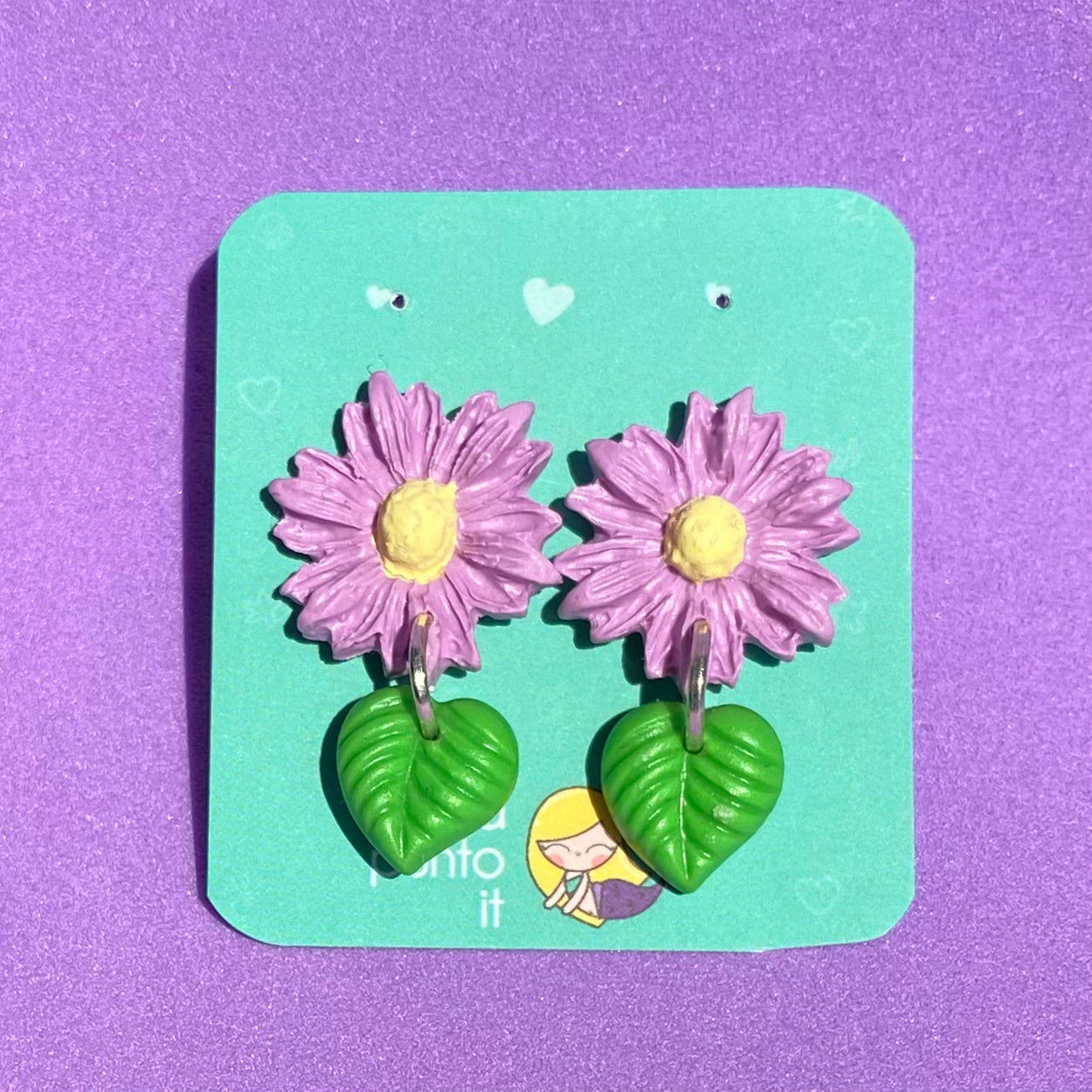 Aretes · Flor Gerbera morada Grande con Hoja colgante