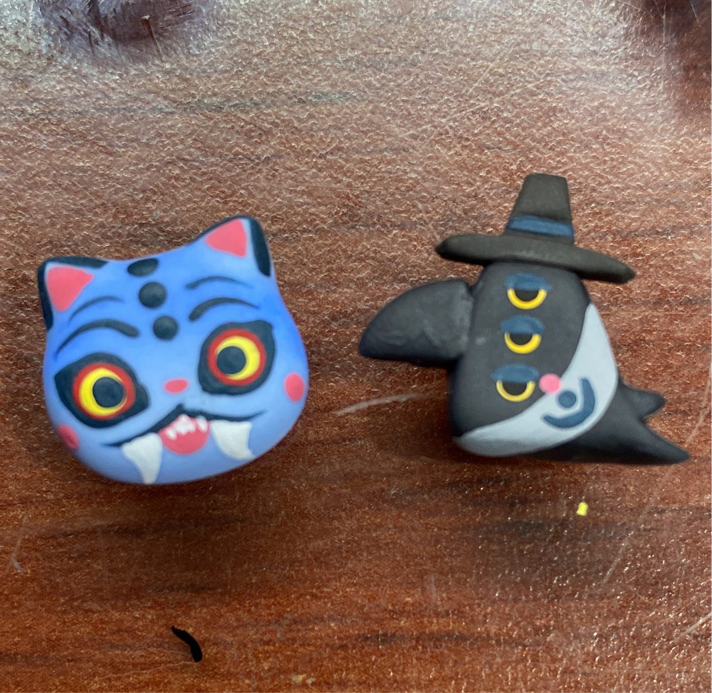 Aretes · Tigre y Pajarito con sombrero (K-pop Demon Hunters)