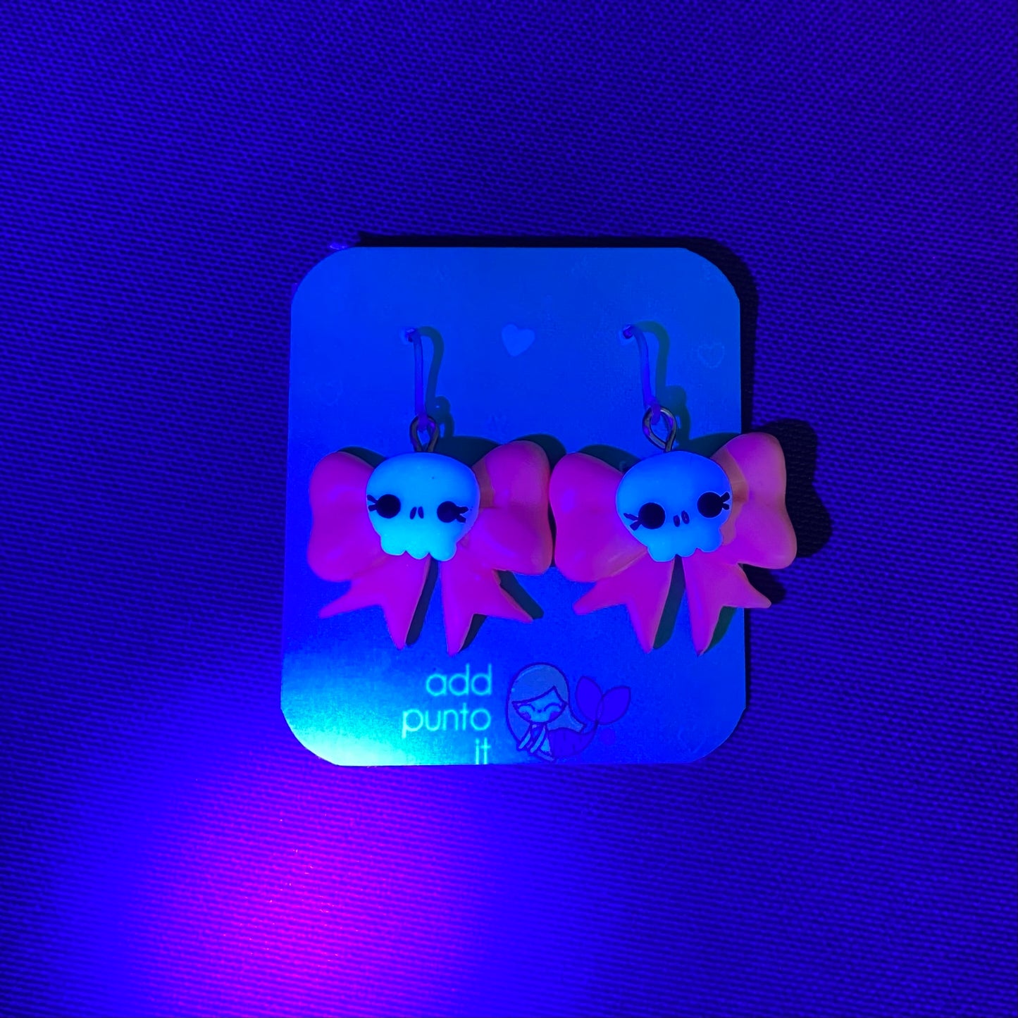 Arete de gancho · Pink Emo Skull 2025 (PREVENTA)