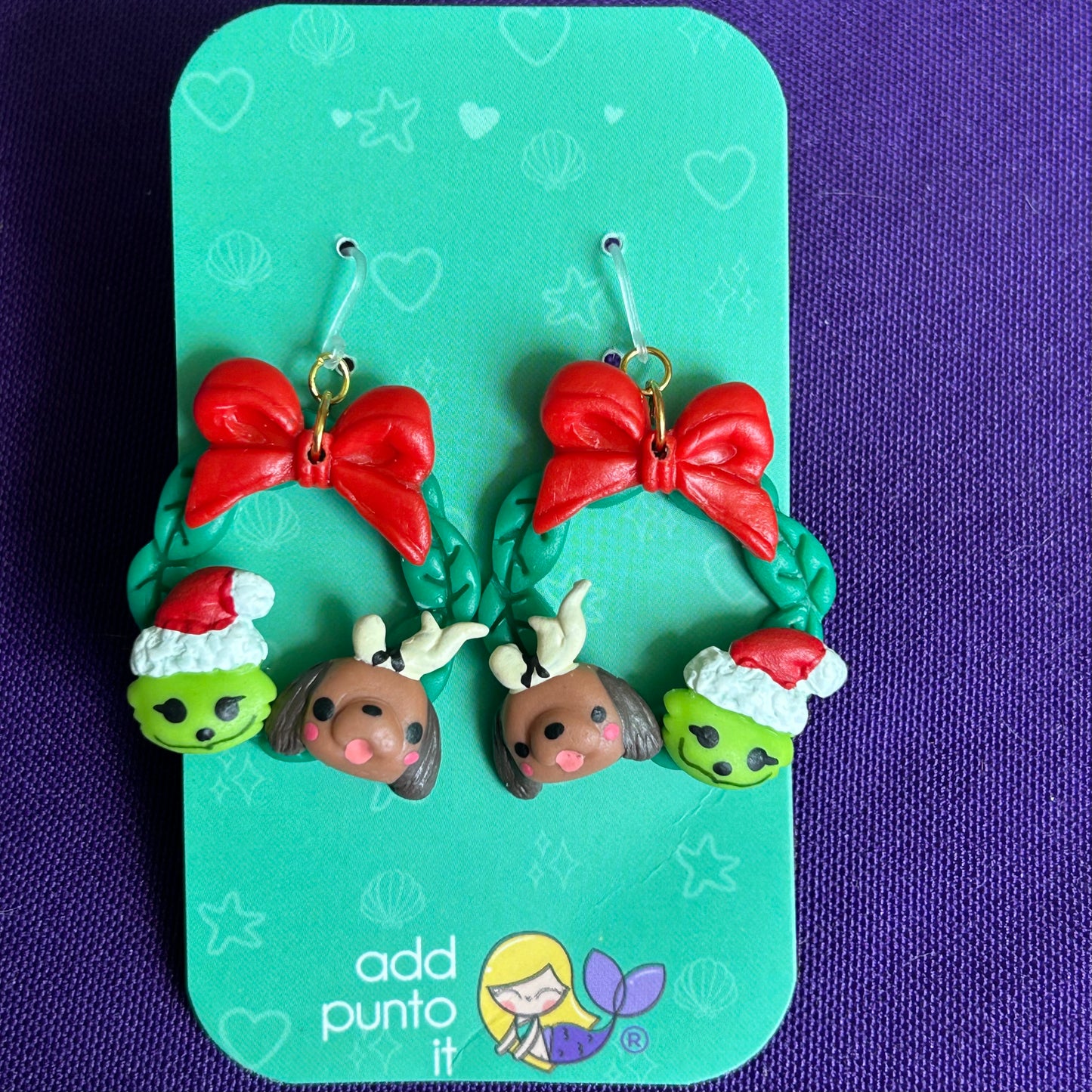 Aretes · Corona Grinch y Max 2025