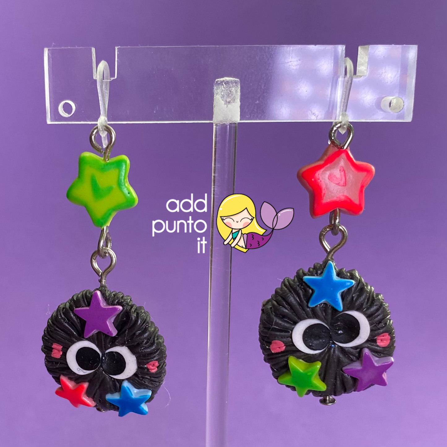Aretes de gancho · Conejos de Polvo / Susuwatari ( Studio Ghibli) NEÓN