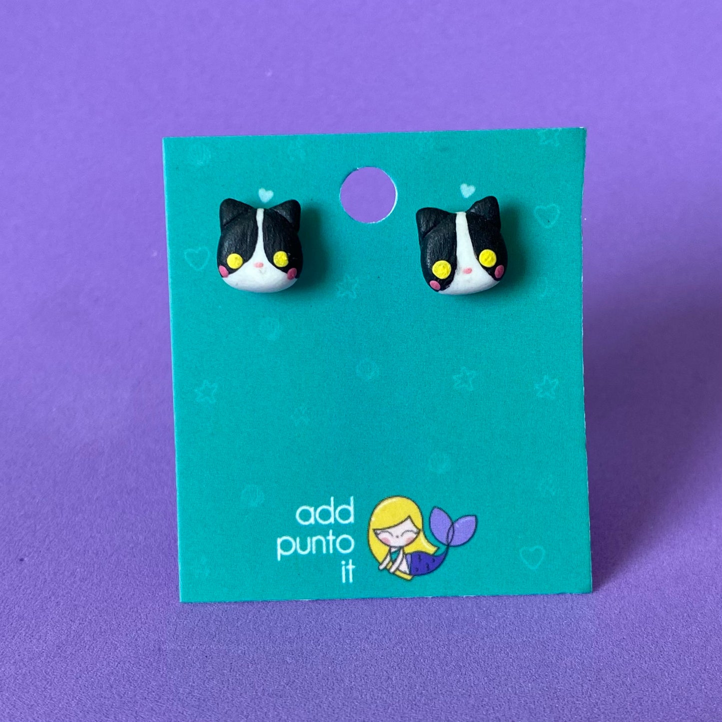 Aretes · Gato tuxedo