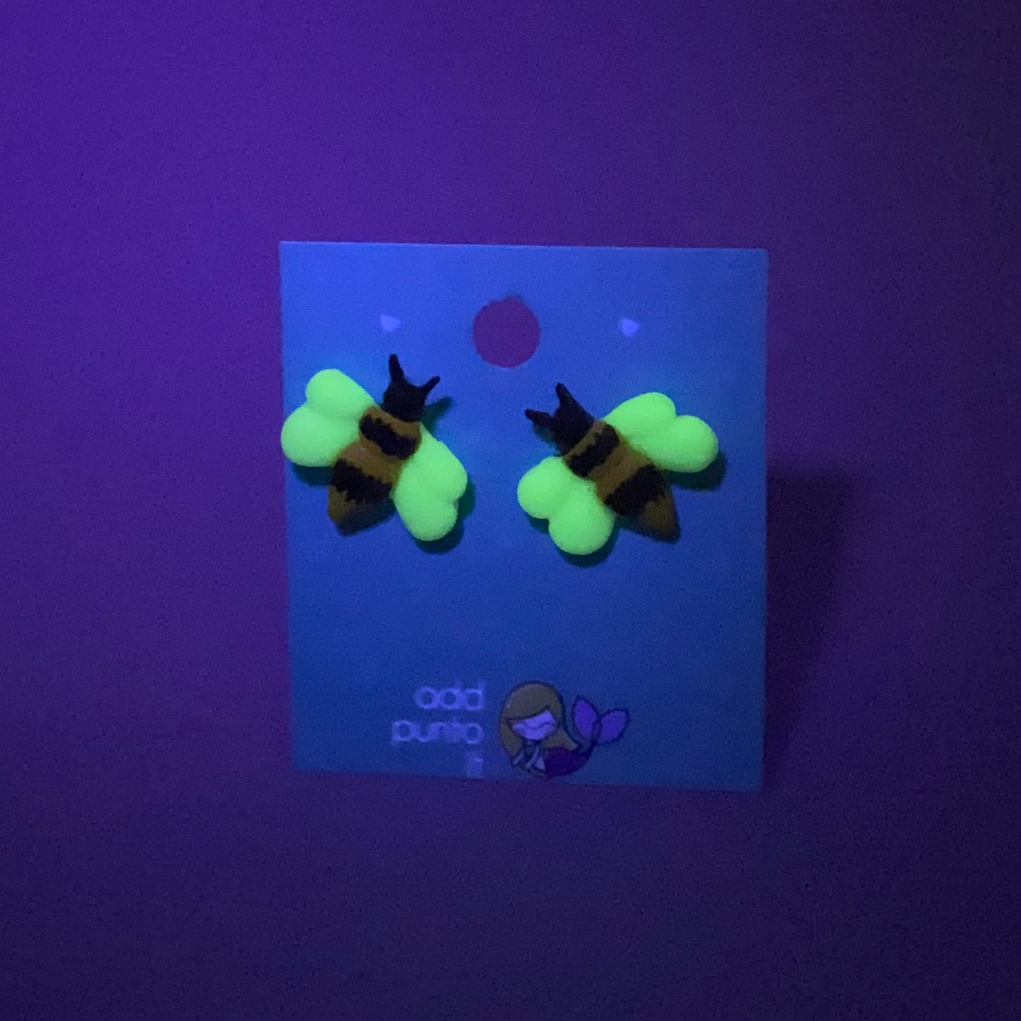 Aretes · Abeja (Glow in the Dark)