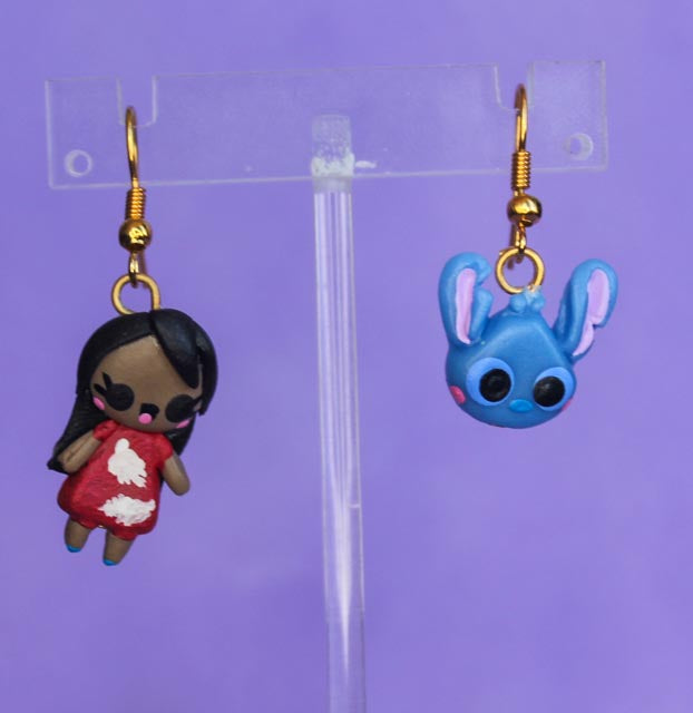 Lilo and Stitch - Pendientes de gancho de pescado con foto redonda para  joyas, aretes de cúpula de cristal, regalos para niña, Vidrio : :  Moda
