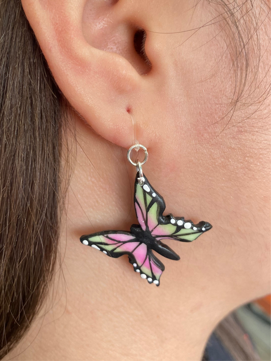 Aretes · Mariposa Shinobu M