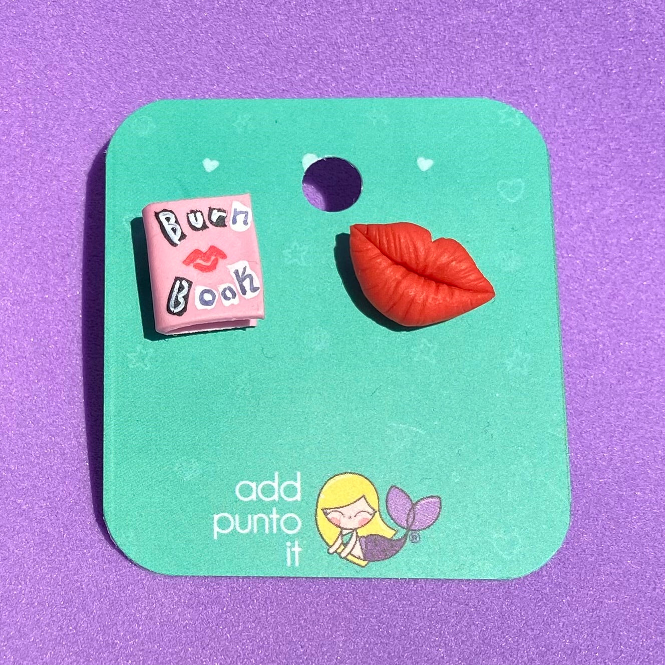 Aretes · Burn Book Mean Girls (Chicas Pesadas)