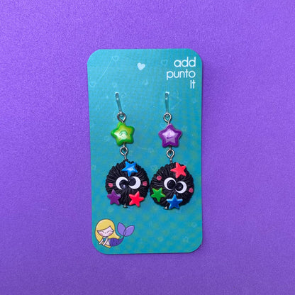 Aretes de gancho · Conejos de Polvo / Susuwatari ( Studio Ghibli) NEÓN