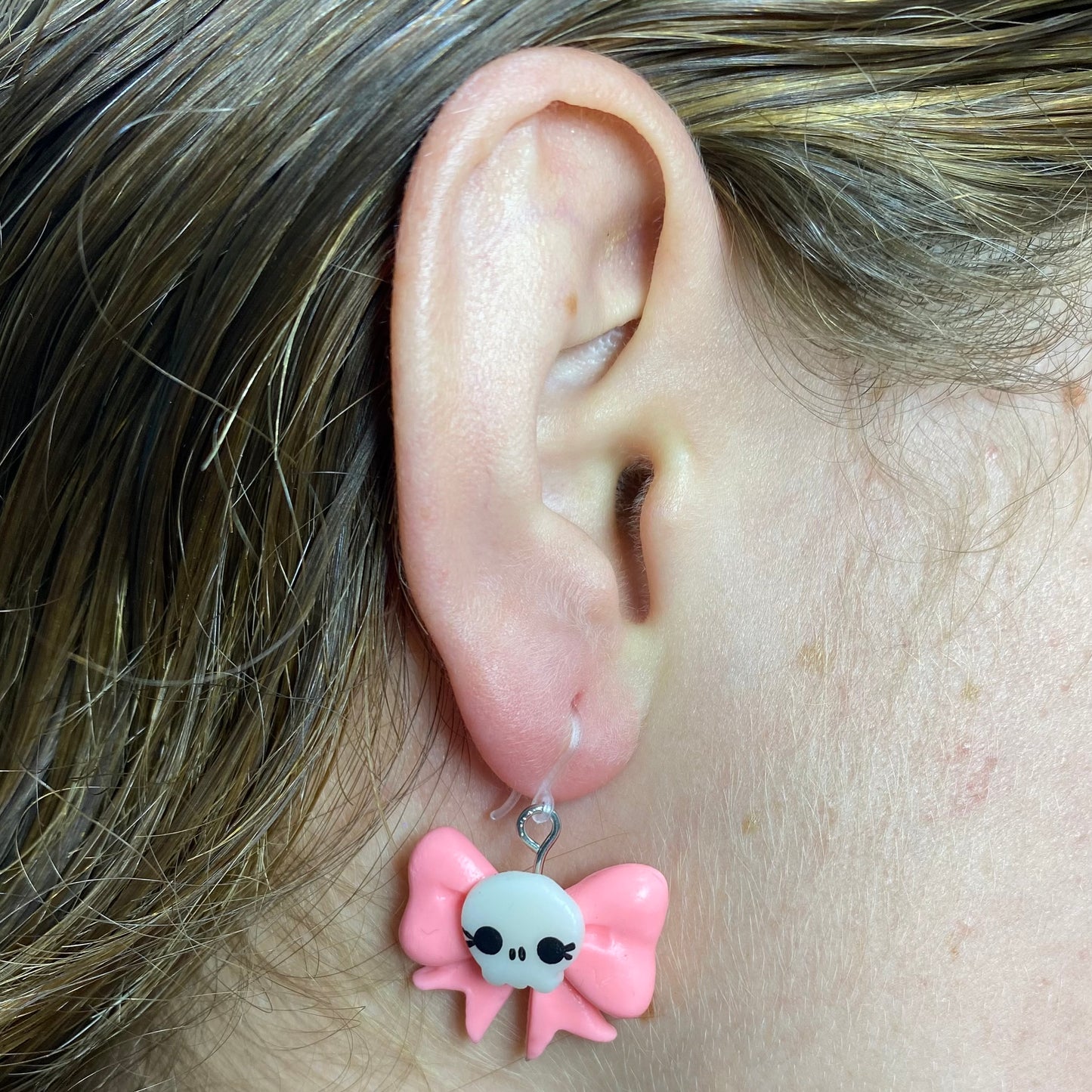 Arete de gancho · Pink Emo Skull 2025 (PREVENTA)